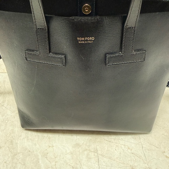 Tom Ford cross body Black Tote with signature “T” straps - Picture 4 of 6